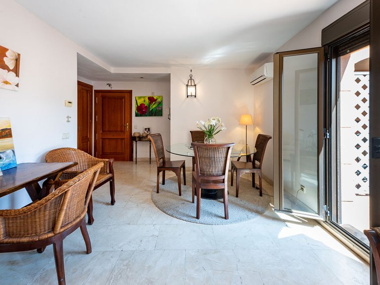 Apartment for Rent in Molinar & Portixol, Balearic Islands 8
