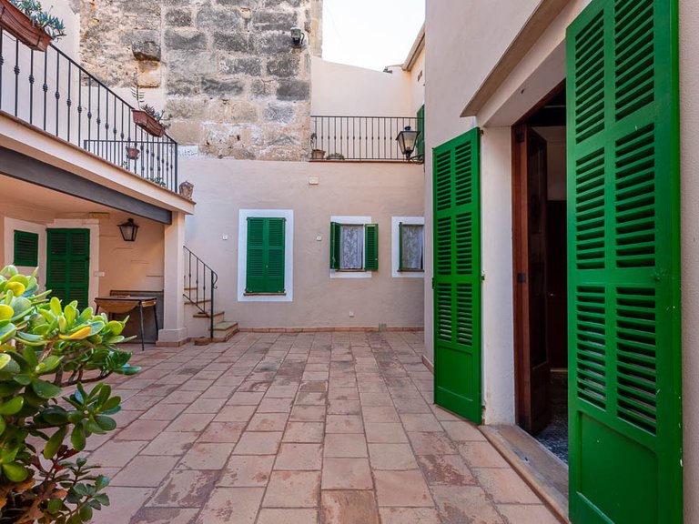 Villa for Sale in Alcúdia, Balearic Islands 1