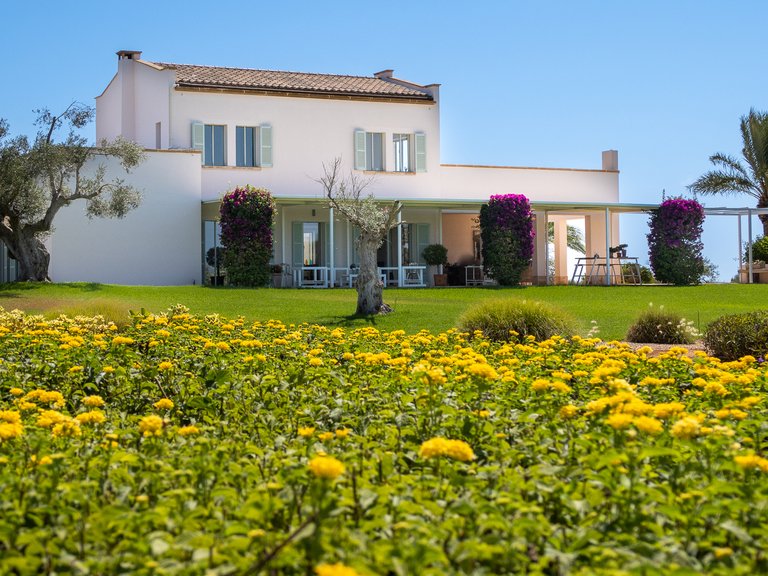 Country House for Sale in Santanyí, Balearic Islands 1