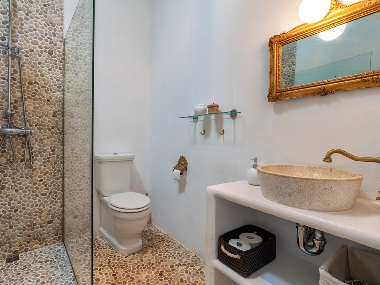 Villa for Rent in Marivent, Balearic Islands 21