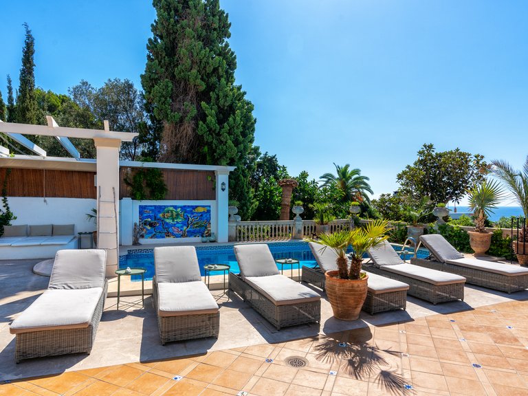 Villa for Rent in Marivent, Balearic Islands 3