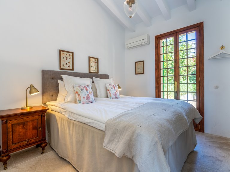Villa for Rent in Marivent, Balearic Islands 16
