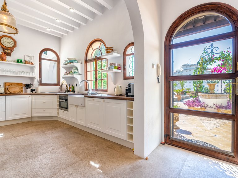 Villa for Rent in Marivent, Balearic Islands 10