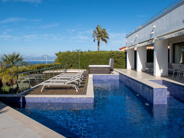 Villa for Sale in Badia Blava, Balearic Islands 3