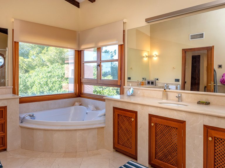 Villa for Sale in Nova Santa Ponsa, Balearic Islands 12