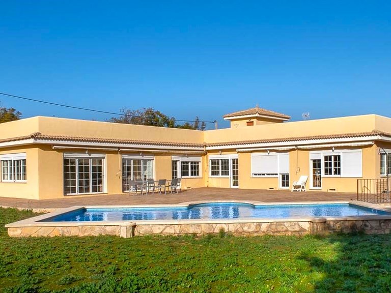 Villa for Sale in Santa Ponsa, Balearic Islands 2
