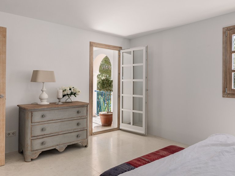 Villa for Rent in Anchorage, Balearic Islands 9