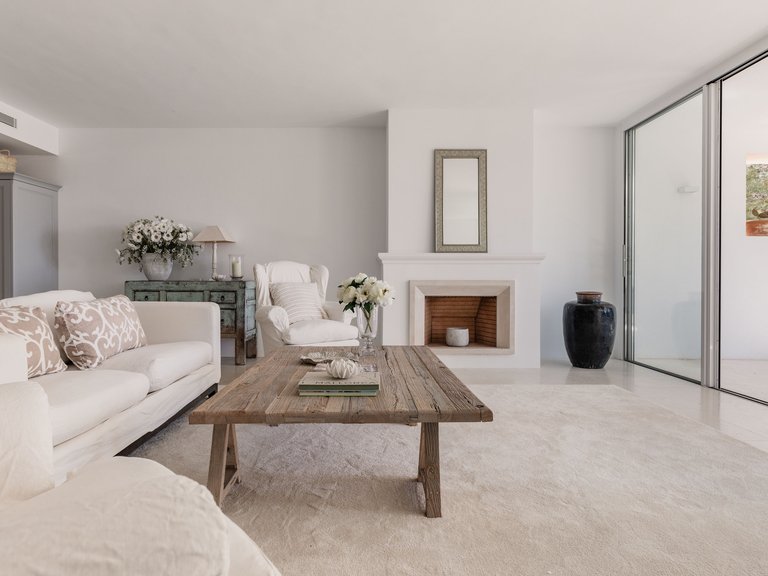Villa for Rent in Anchorage, Balearic Islands 5