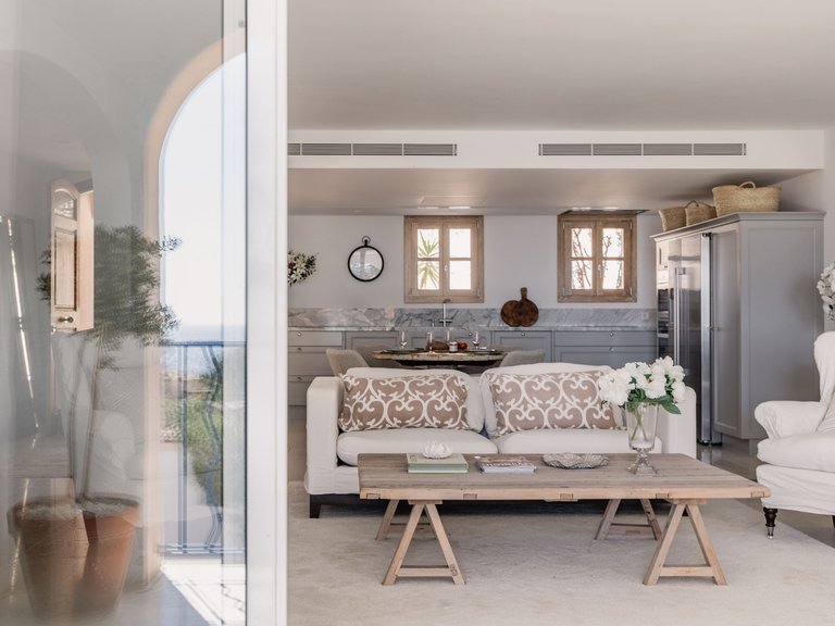 Villa for Rent in Anchorage, Balearic Islands 4