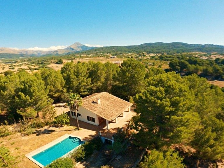 Country House for Sale in Calvià, Balearic Islands 1