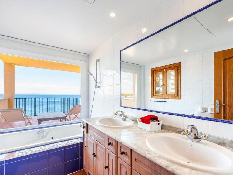 Villa for Rent in Cala Vinyas, Balearic Islands 11