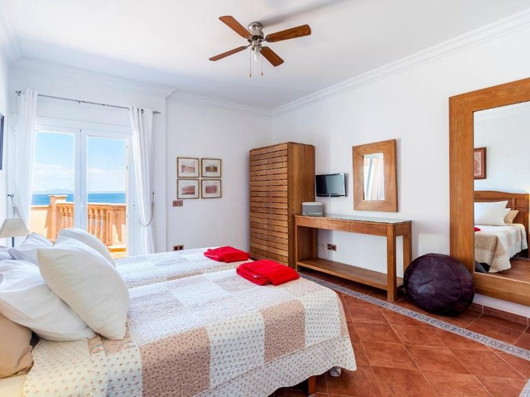 Villa for Rent in Cala Vinyas, Balearic Islands 7