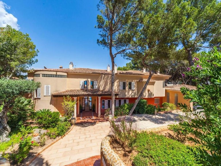 Villa for Rent in Cala Vinyas, Balearic Islands 14