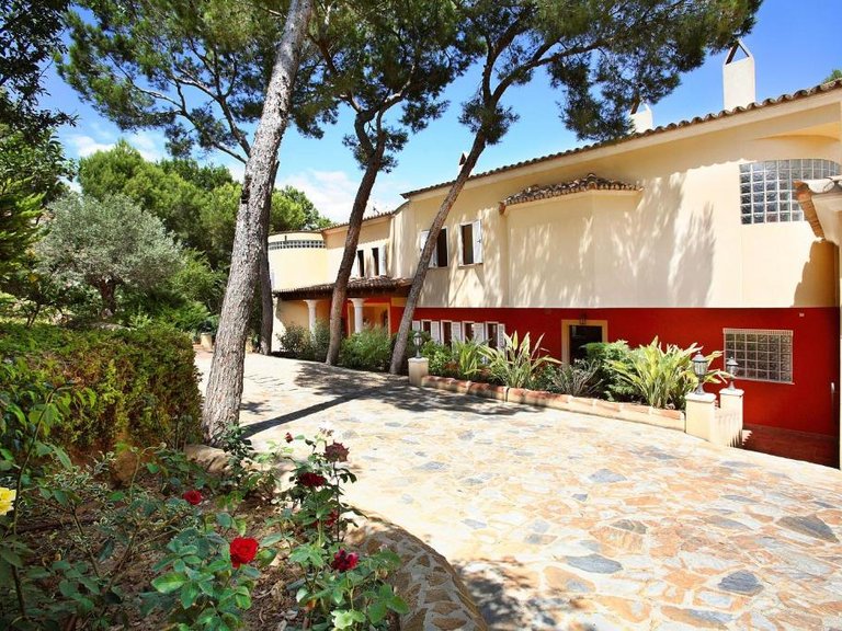 Villa for Rent in Cala Vinyas, Balearic Islands 13