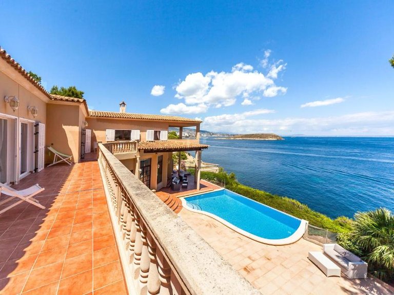 Villa for Rent in Cala Vinyas, Balearic Islands 1