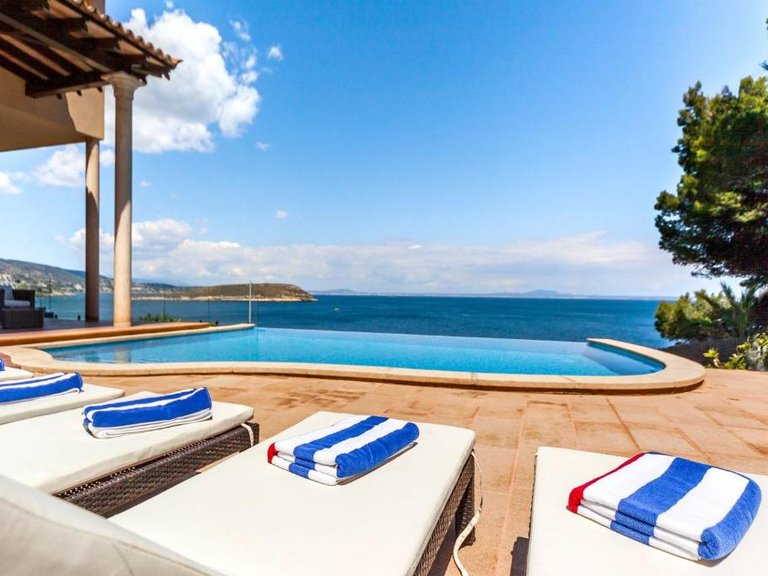 Villa for Rent in Cala Vinyas, Balearic Islands 2