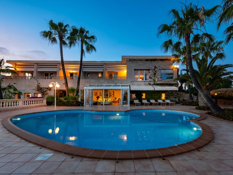 Villa for Sale in Paguera, Balearic Islands 2