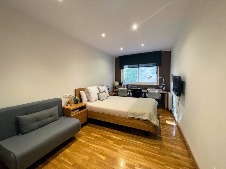 Town House for Sale in Bonanova & Son Armadans, Balearic Islands 10