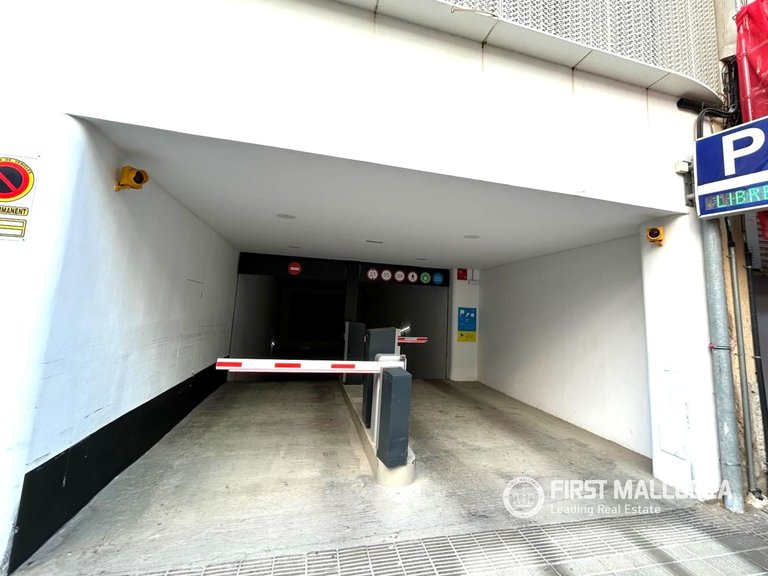 Commercial for Sale in Palma De Mallorca, Balearic Islands 13