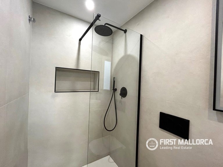 Commercial for Sale in Palma De Mallorca, Balearic Islands 11