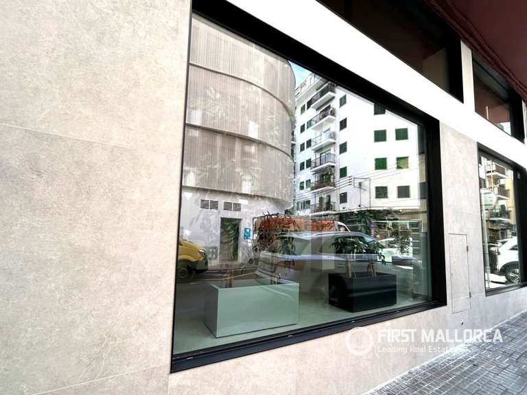 Commercial for Sale in Palma De Mallorca, Balearic Islands 12