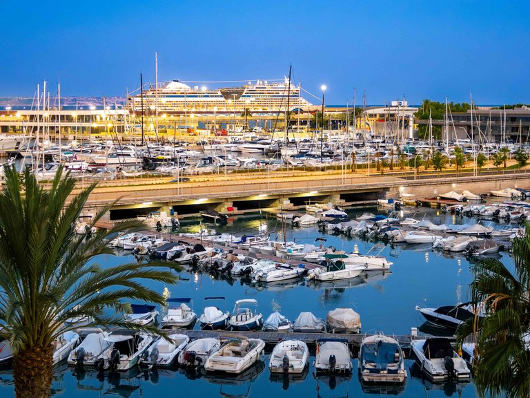 Apartment for Sale in Paseo Marítimo, Balearic Islands 21