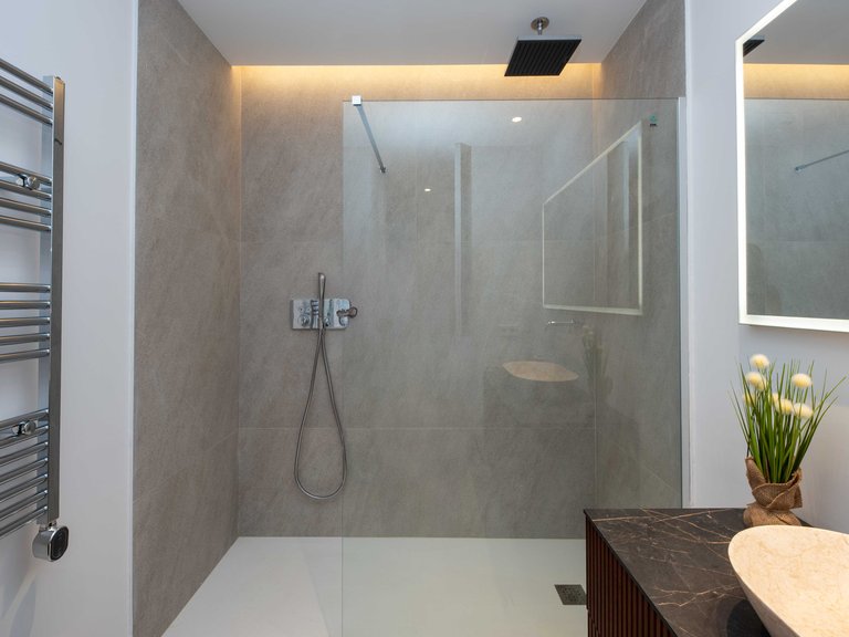 Apartment for Sale in Paseo Marítimo, Balearic Islands 16