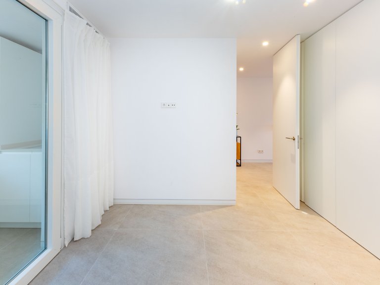 Apartment for Sale in Paseo Marítimo, Balearic Islands 19