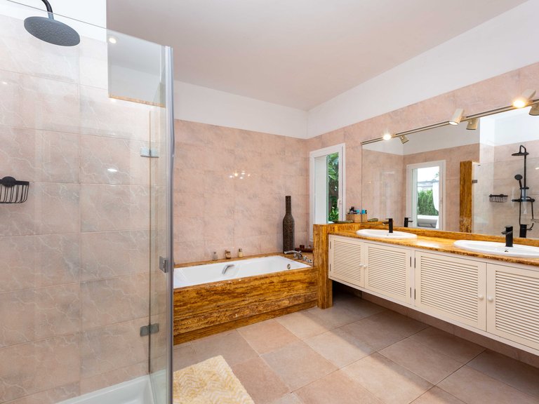 Villa for Sale in Santa Ponsa, Balearic Islands 19