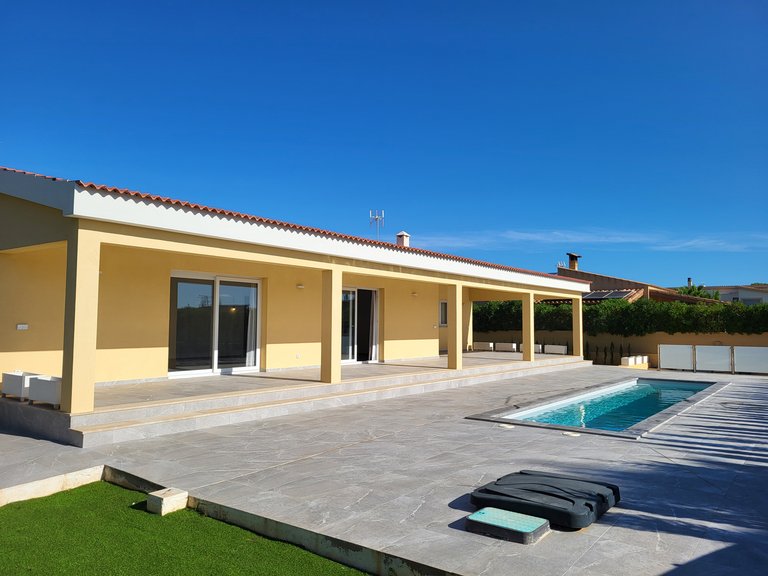 Villa for Sale in Sa Ràpita, Balearic Islands 1