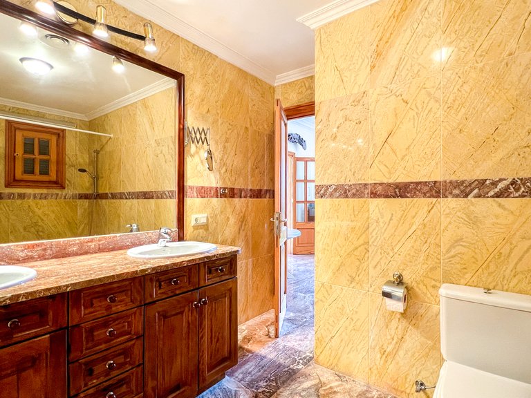 Villa for Sale in Arenal & Can Pastilla, Balearic Islands 23