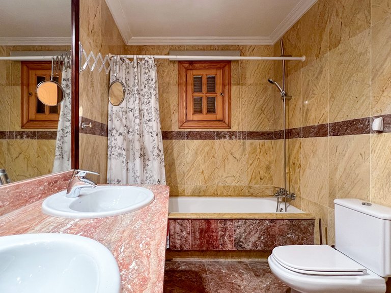 Villa for Sale in Arenal & Can Pastilla, Balearic Islands 20