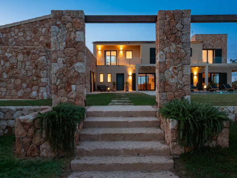 Country House for Sale in Ses Salines, Balearic Islands 4