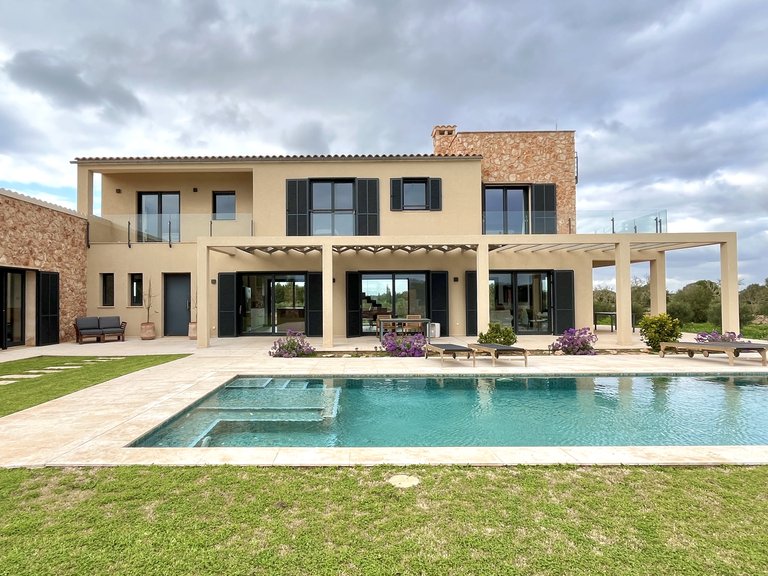Country House for Sale in Ses Salines, Balearic Islands 8