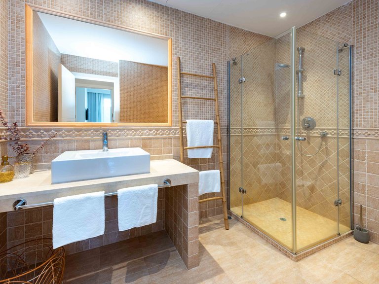 Villa for Sale in Santa Ponsa, Balearic Islands 14