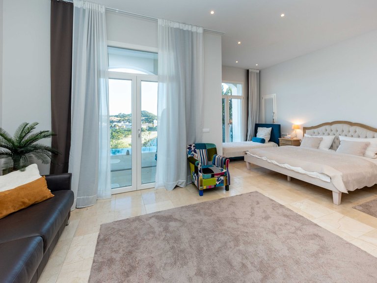 Villa for Sale in Santa Ponsa, Balearic Islands 18