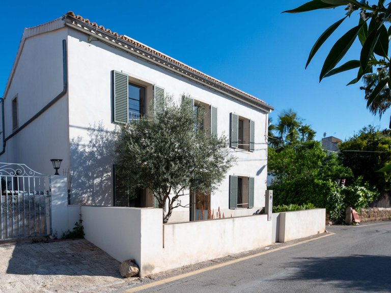 Villa for Sale in Calvià Village, Balearic Islands 2