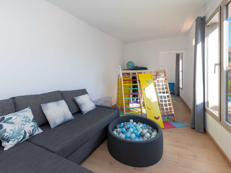 Villa for Sale in Calvià Village, Balearic Islands 18