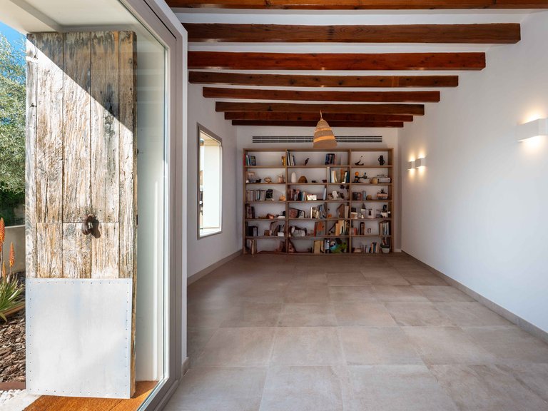 Villa for Sale in Calvià Village, Balearic Islands 4