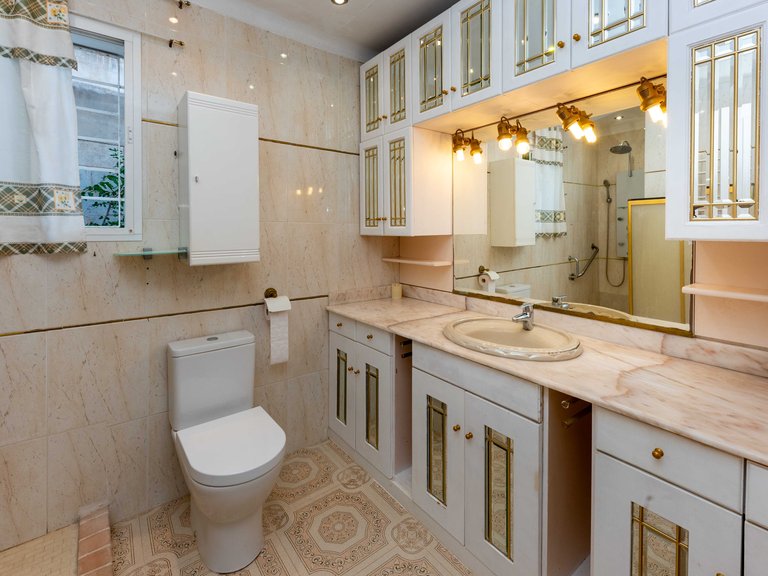 Villa for Sale in Palmanova, Balearic Islands 18
