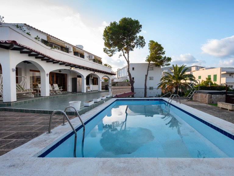 Villa for Sale in Palmanova, Balearic Islands 8