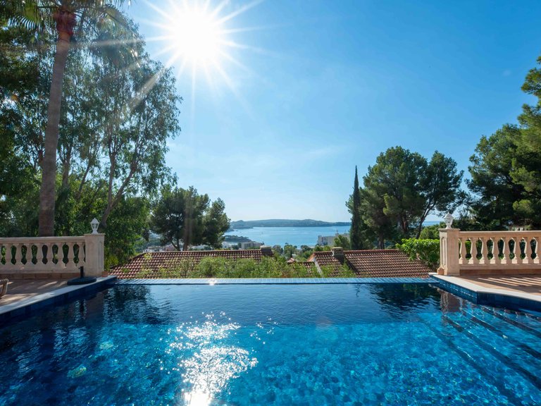 Villa for Sale in Paguera, Balearic Islands 1