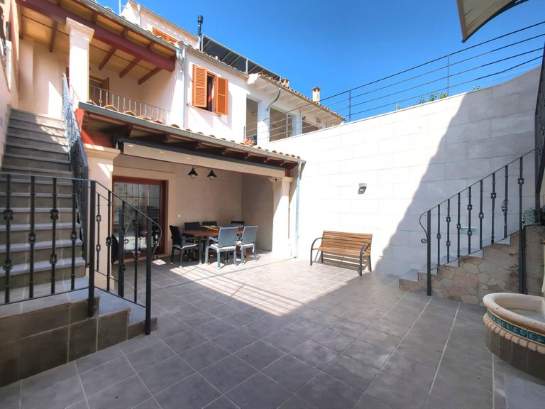 Town House for Sale in Llucmajor, Balearic Islands 2