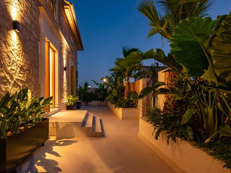 Villa for Sale in El Terreno, Balearic Islands 7