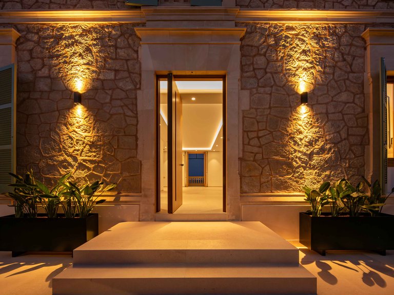 Villa for Sale in El Terreno, Balearic Islands 8