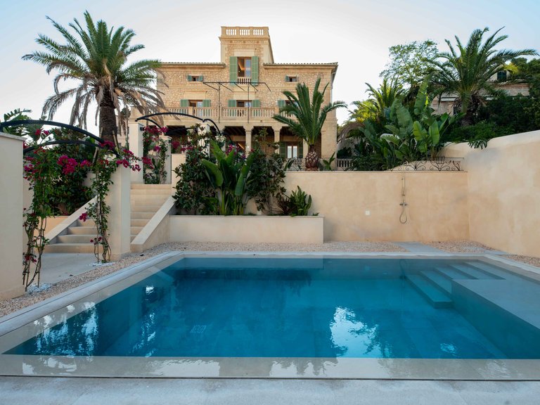 Villa for Sale in El Terreno, Balearic Islands 2