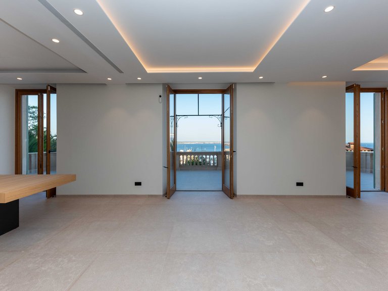 Villa for Sale in El Terreno, Balearic Islands 10