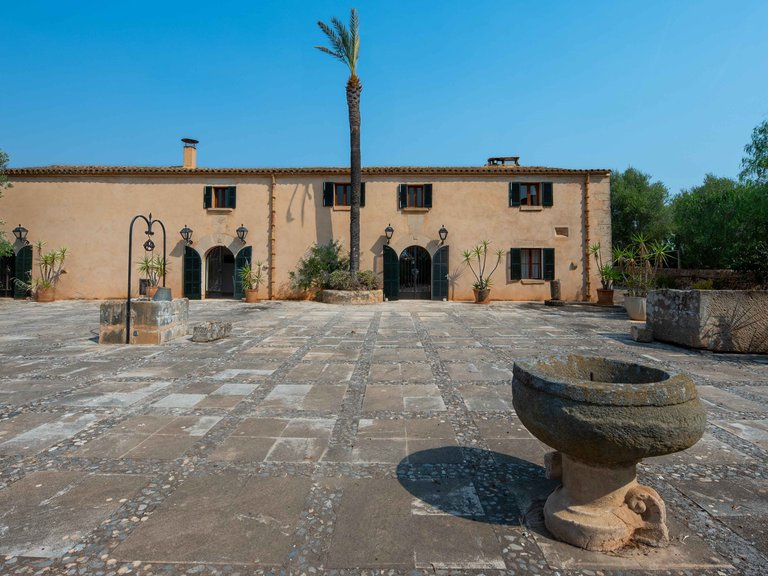Country House for Sale in Santanyí, Balearic Islands 4
