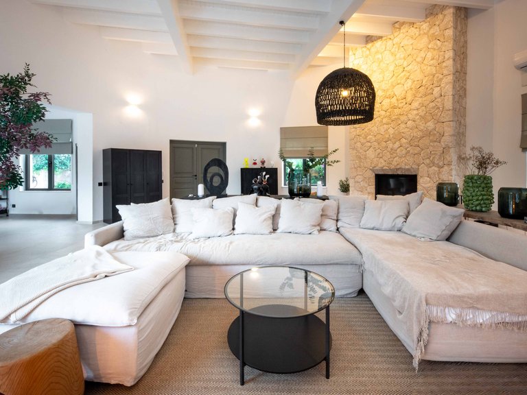 Villa for Sale in Santa Ponsa, Balearic Islands 9