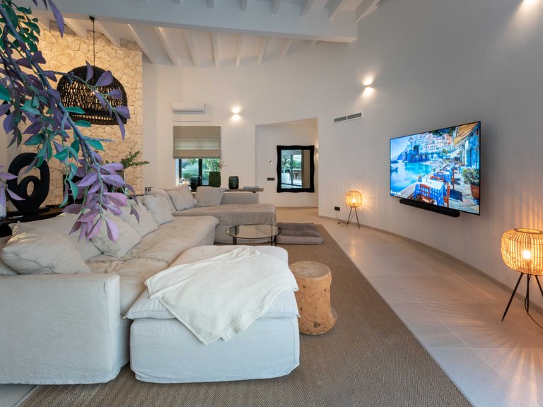 Villa for Sale in Santa Ponsa, Balearic Islands 17